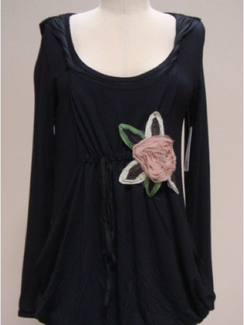 Black Long-Sleeve Floral Accent Top (1159) - Picture 6 of 6